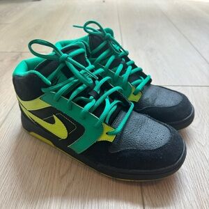 Nike Mogan Mid 3 PS 'Atomic Green High Top Youth Shoe 7Y
